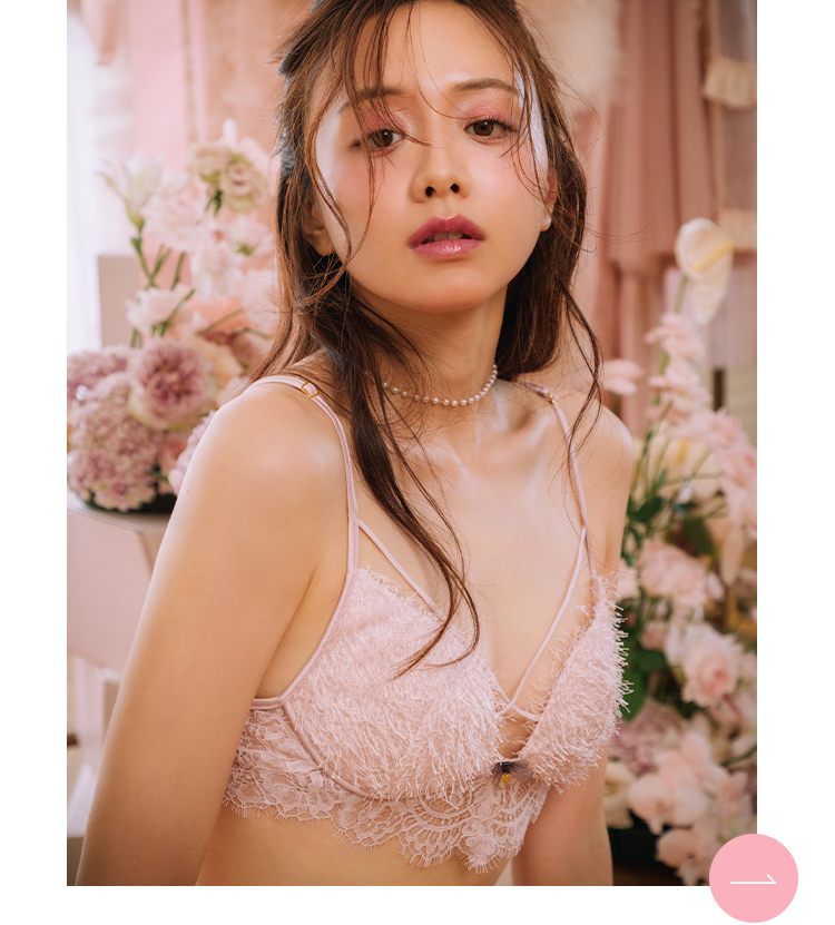 森香澄が着こなすホリデイテーマのランジェリー: | ピーチ・ジョン公式