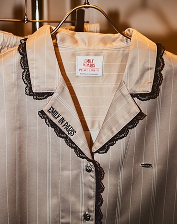 大人気ドラマ「エミリー、パリへ行く」とのコラボ: | ピーチ・ジョン