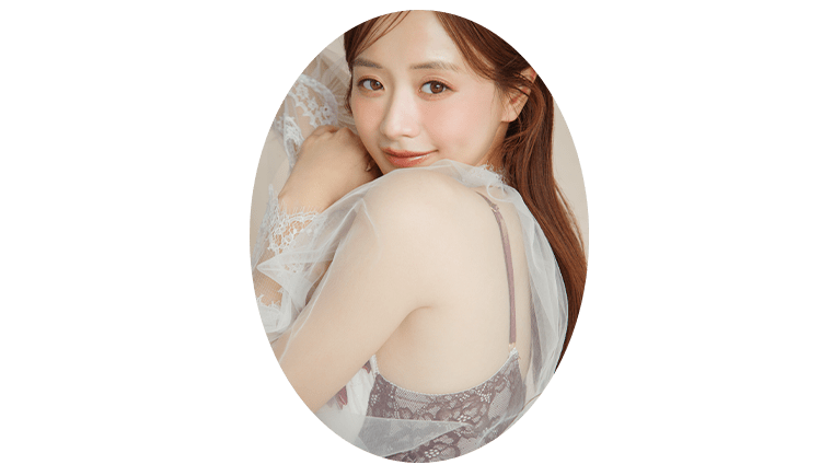 オ*キ様 森香澄コラボ　完売リボンモチーフノンワイヤーブラ 森香澄が着こなすピーチ・ジョンの秋の新作 | ピーチ・ジョン公式通販