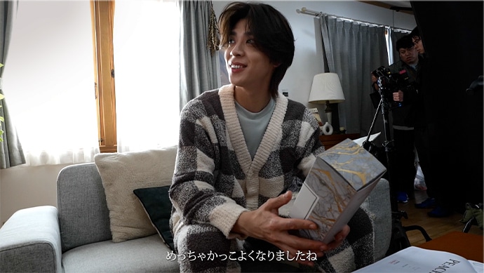 Behind the Scenesを再生