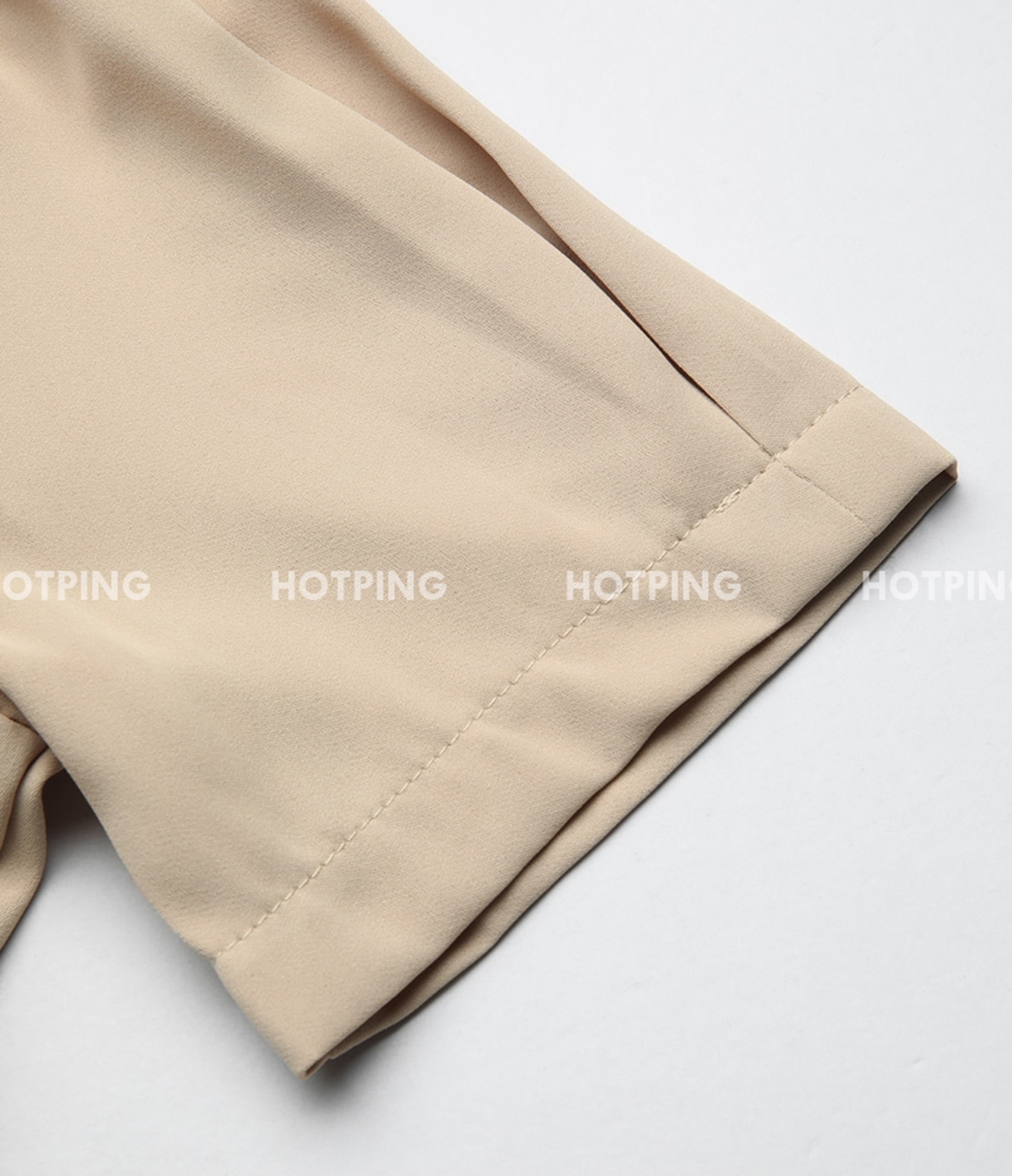 ゴールドフレームボタンプリーツ半袖ワンピース(1 ベージュ): PEACH