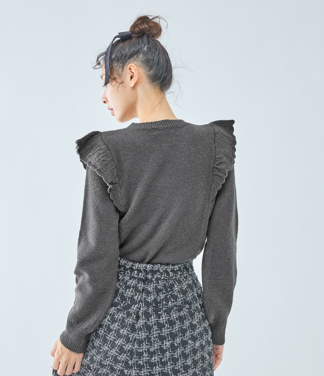 フリルニットプルオーバー(ワンサイズ チャコール): PEACH JOHN