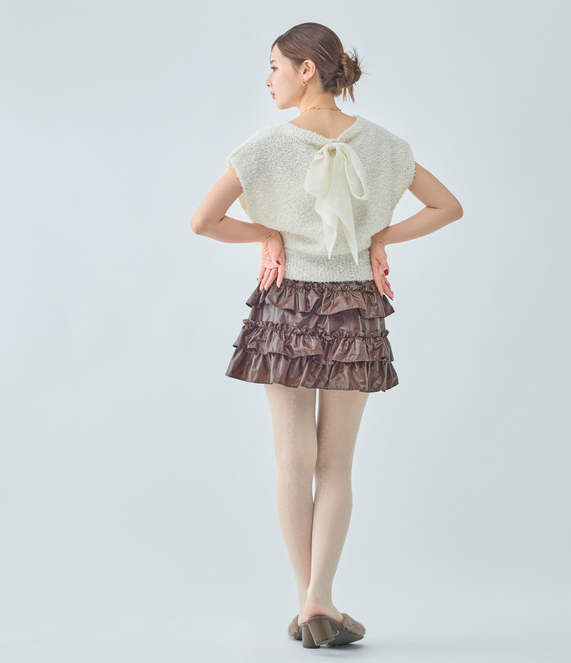 SONIA JOHNES フリル付きアイボリートップス サイズ2 SONIA JOHNES フリル付きアイボリートップス サイズ2 SONIA