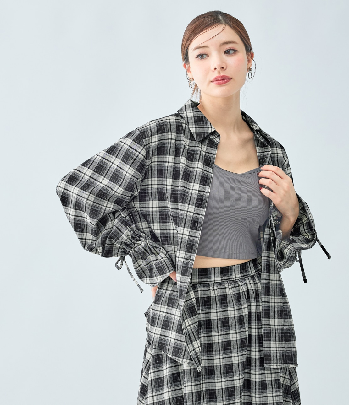 チェックギャザーフレアスリーブシャツ(ワンサイズ ブラック): PEACH