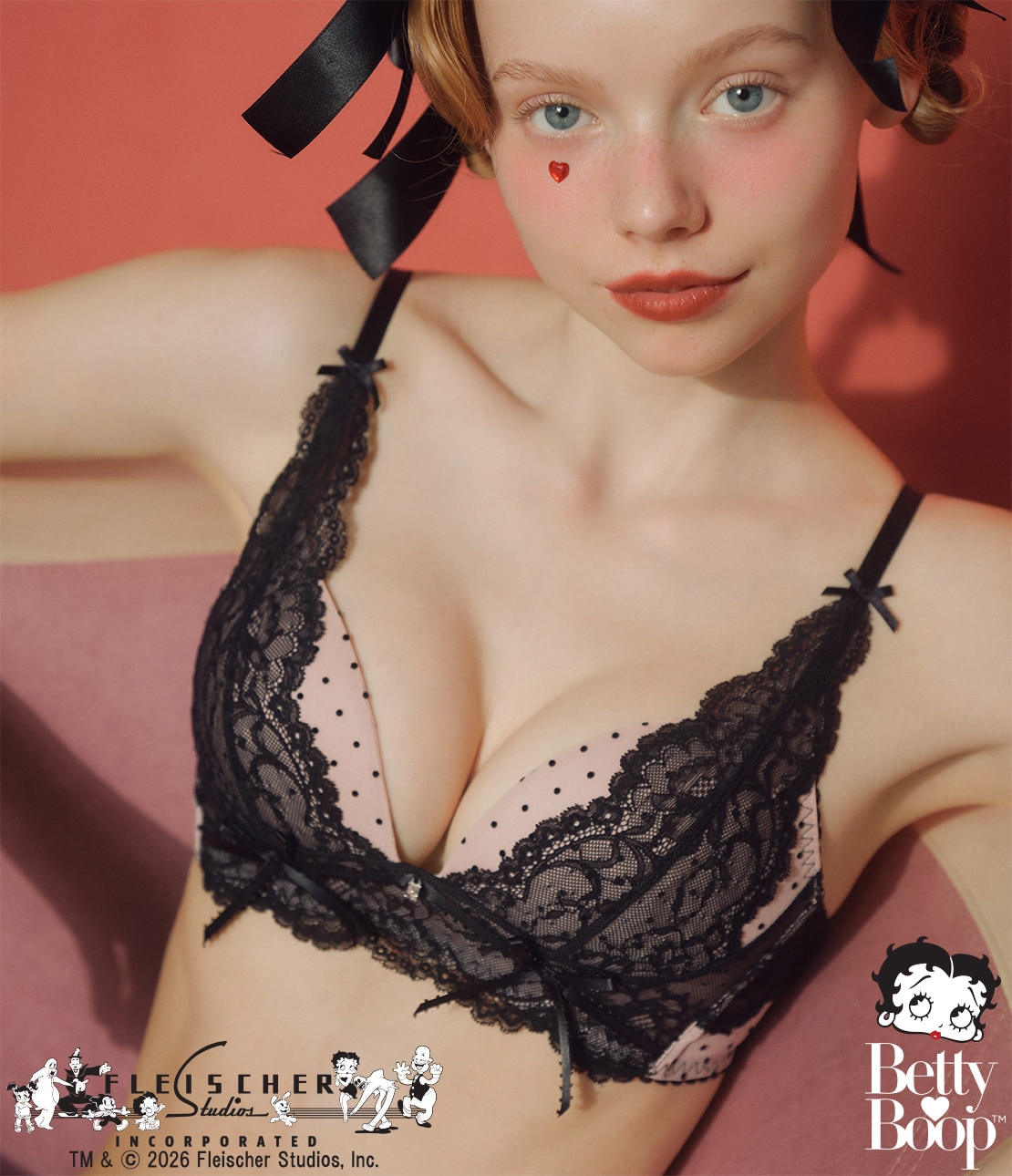 リボンモチーフフロントホックノンワイヤーブラ(B65 レッド): PEACH