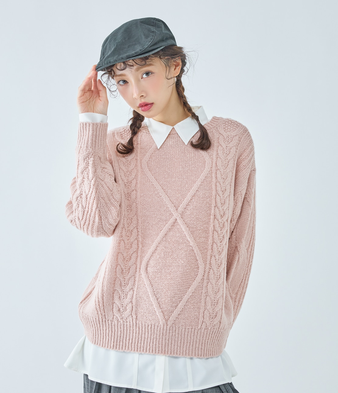 モヘヤ調ケーブルニット