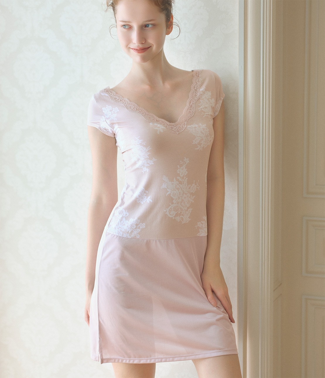 レースベージュ